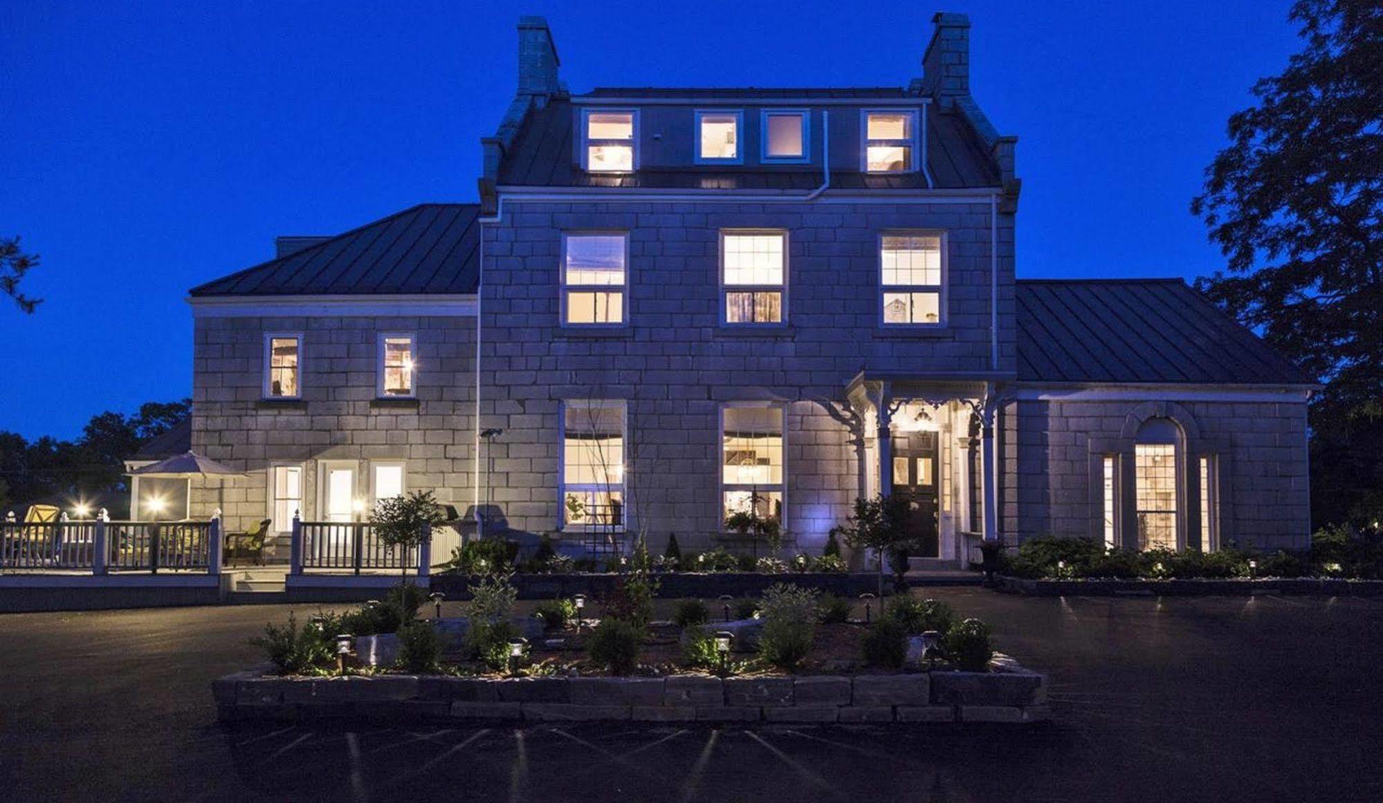 קינגסטון All Suites Whitney Manor מראה חיצוני תמונה
