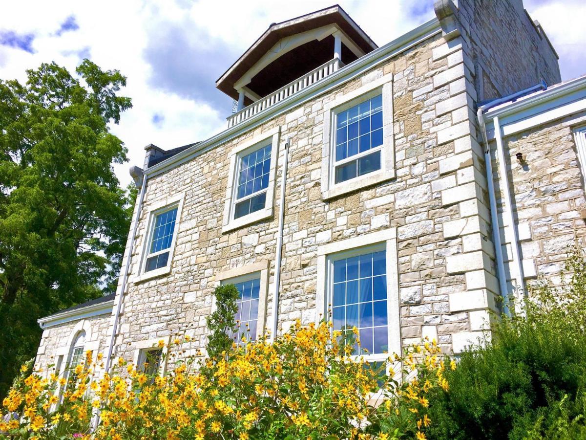 קינגסטון All Suites Whitney Manor מראה חיצוני תמונה